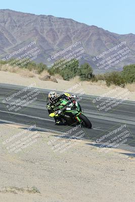 media/Dec-04-2025-Racers Edge (Thu) [[5ebc9f124d]]/3-B Group/7-Session 4 (Turn 10 Inside)/